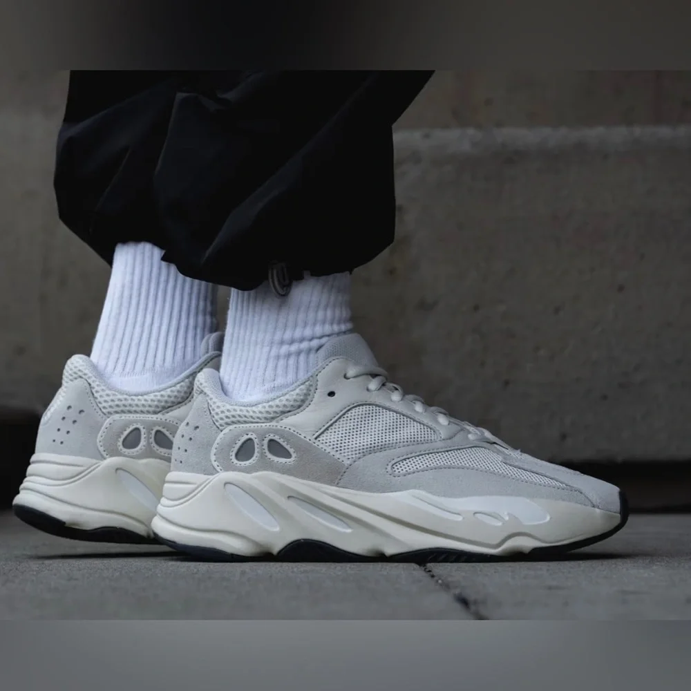 YEEZY BOOST 700 ANALOG 5